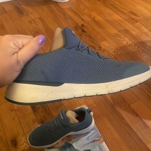 Light blue Skechers skip resistant work sneakers